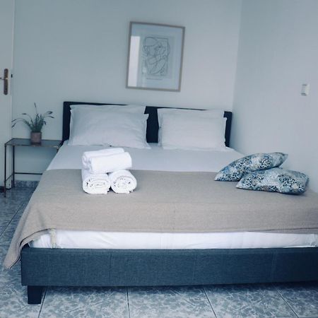Coastline Apartment เนอาเปรามอส ภายนอก รูปภาพ