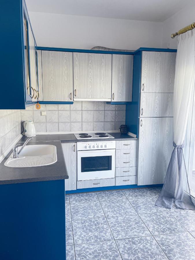 Coastline Apartment เนอาเปรามอส ภายนอก รูปภาพ