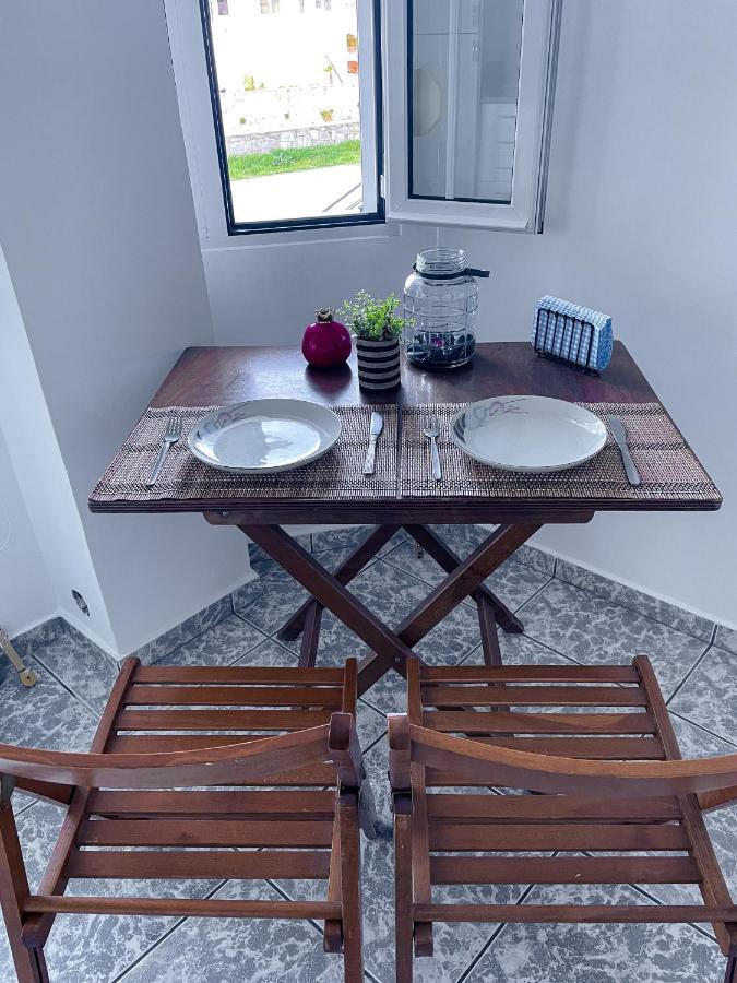 Coastline Apartment เนอาเปรามอส ภายนอก รูปภาพ