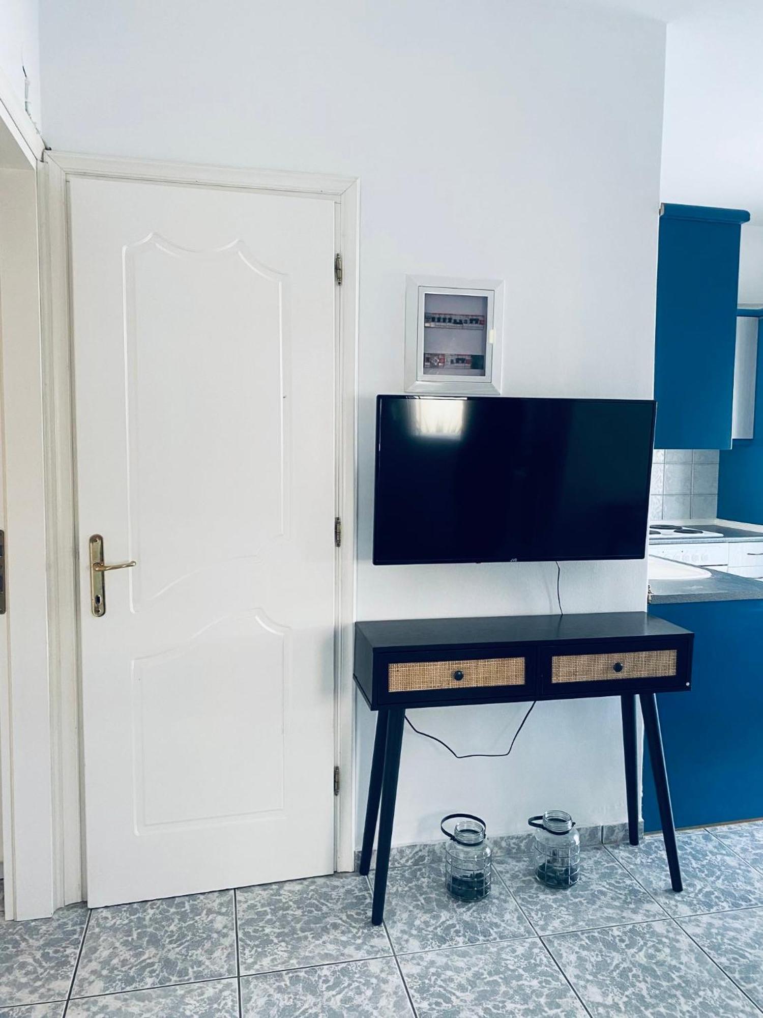 Coastline Apartment เนอาเปรามอส ภายนอก รูปภาพ