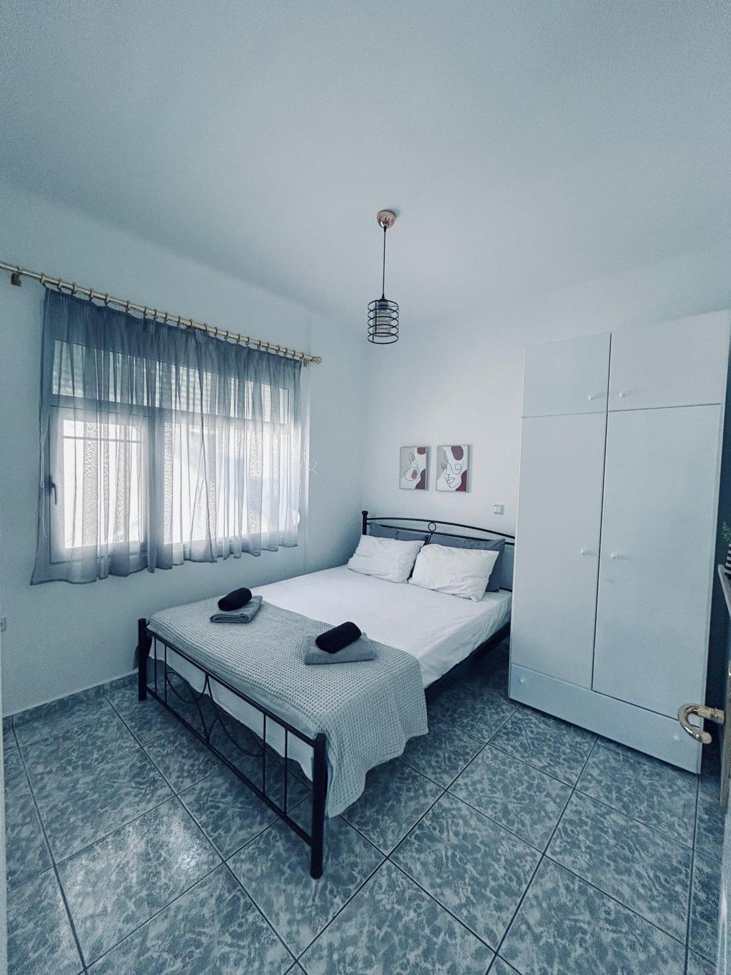 Coastline Apartment เนอาเปรามอส ภายนอก รูปภาพ